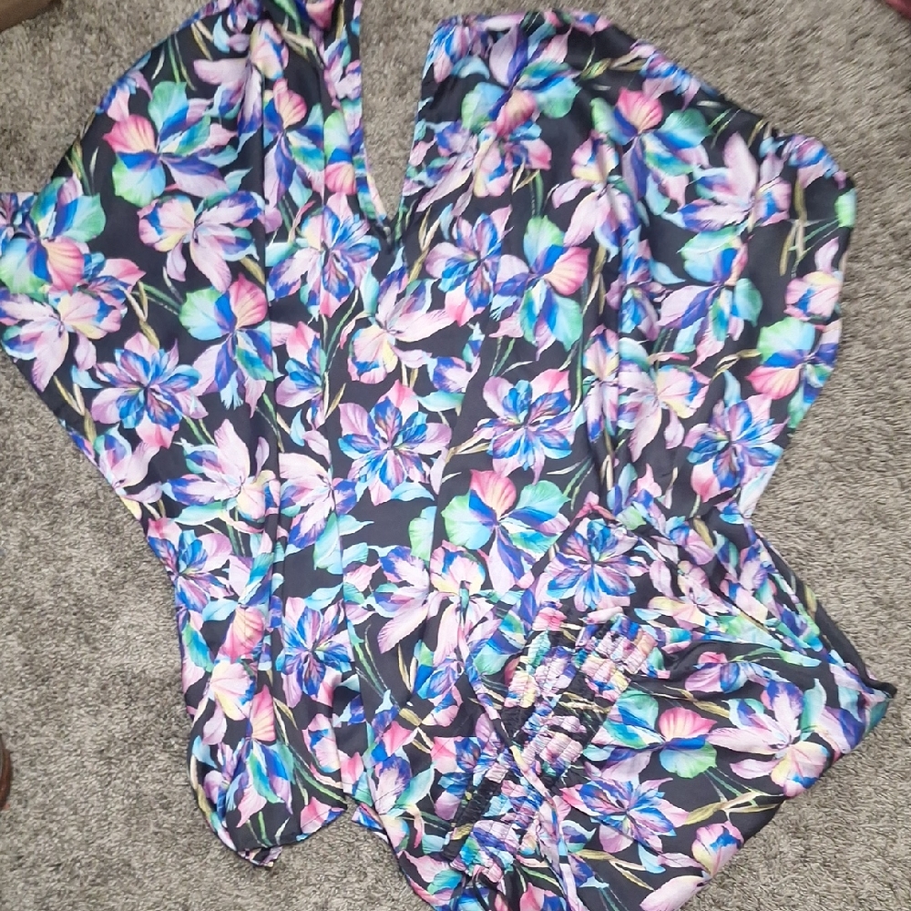 Tamsy Vibrant Floral Silky Relaxed Loungewear Pajama Set - Plus OS - Black